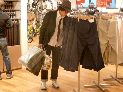 Next trip I am going to capture more street fashion...it was fantastic.