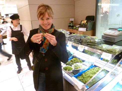 Trying fresh seaweed at the amazing food halls in the Isetan department store. Maybe I can boost my brain power with this.